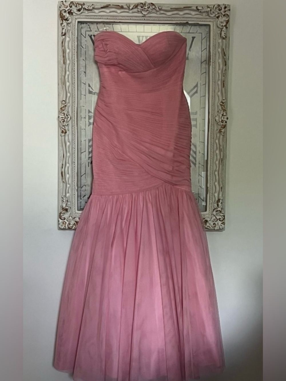 An unforgettable, red-carpet-ready gown.